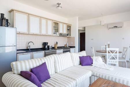 Joya Cyprus Mermaid Penthouse Apartment Agios Amvrosios  المظهر الخارجي الصورة